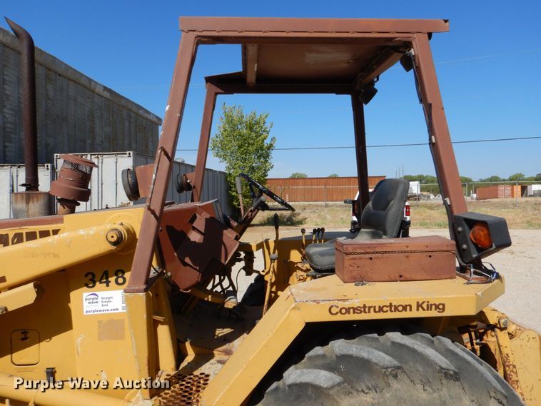 image for item DO1517 1991 Case 480F  landscape tractor