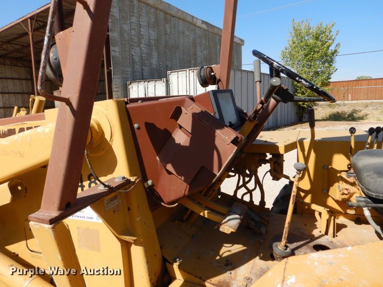 image for item DO1517 1991 Case 480F  landscape tractor