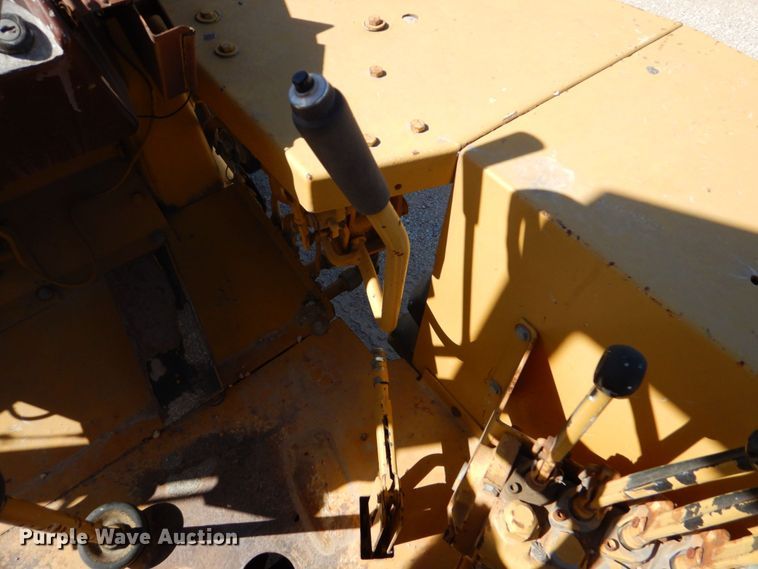 image for item DO1517 1991 Case 480F  landscape tractor