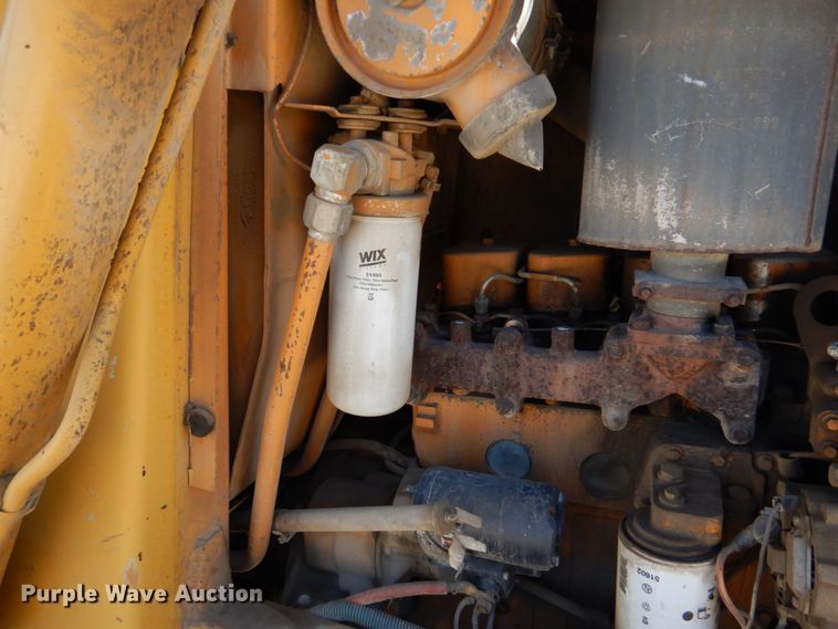 image for item DO1517 1991 Case 480F  landscape tractor