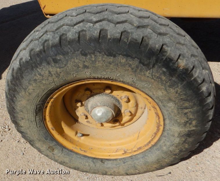 image for item DO1517 1991 Case 480F  landscape tractor