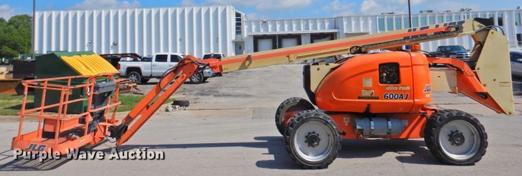 image for item DP4839 2010 JLG 600AJ  boom lift