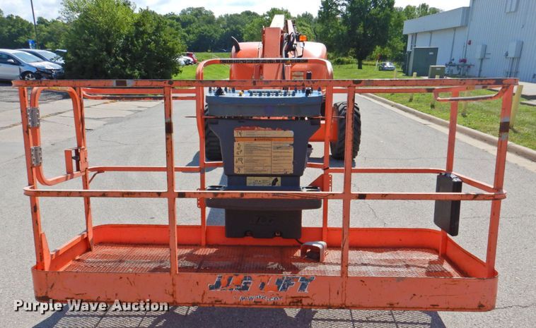 image for item DP4839 2010 JLG 600AJ  boom lift