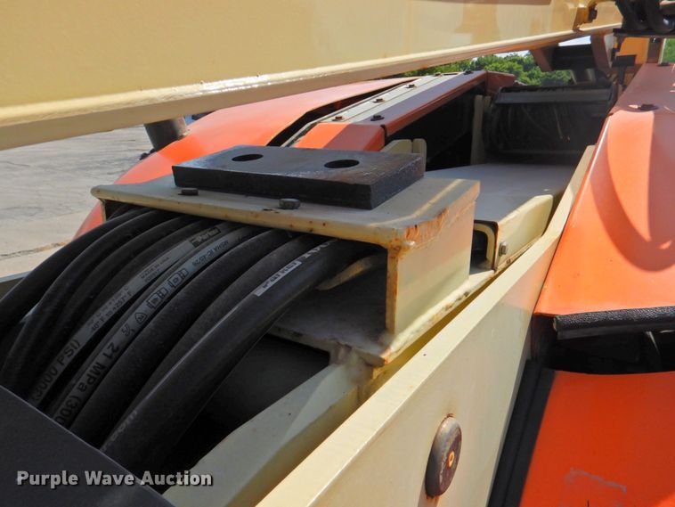 image for item DP4839 2010 JLG 600AJ  boom lift