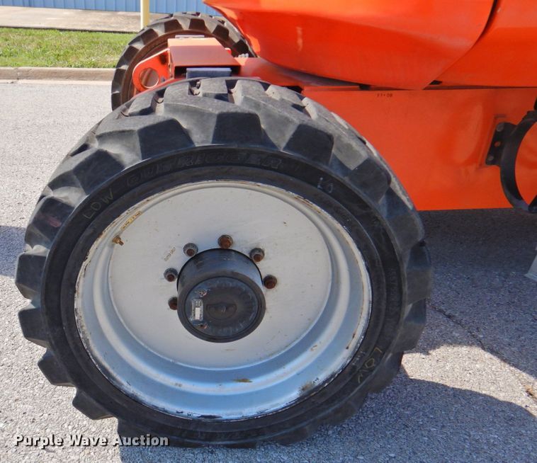 image for item DP4839 2010 JLG 600AJ  boom lift