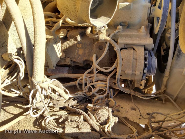 image for item DR0942 1985 Ford FT8000  fuel / lube truck