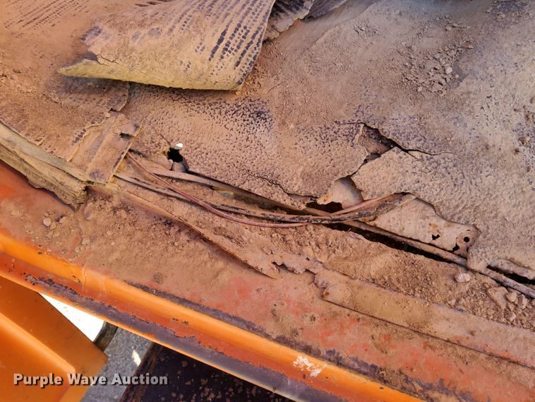 image for item DR0942 1985 Ford FT8000  fuel / lube truck