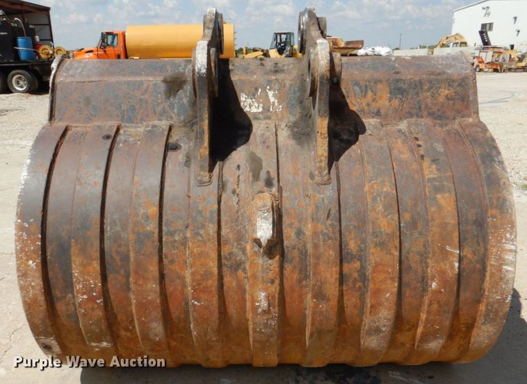 image for item DR1964 Excavator bucket