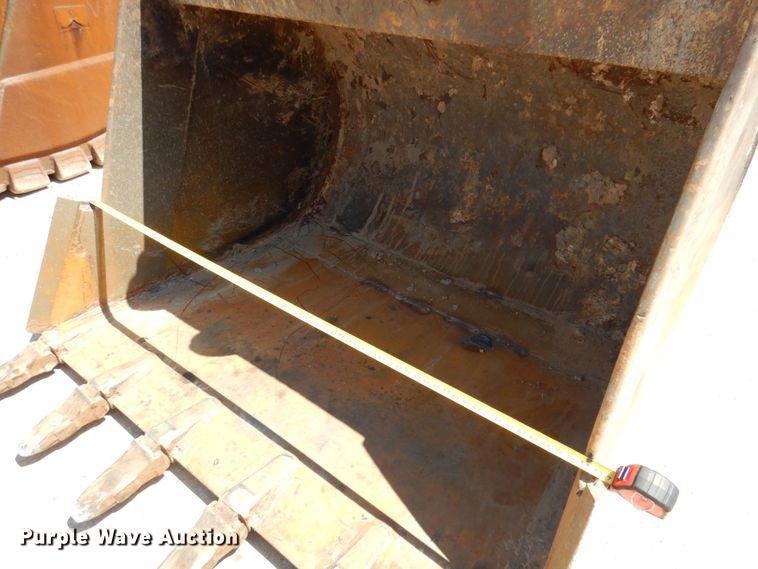 image for item DR1964 Excavator bucket