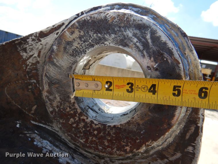 image for item DR1964 Excavator bucket