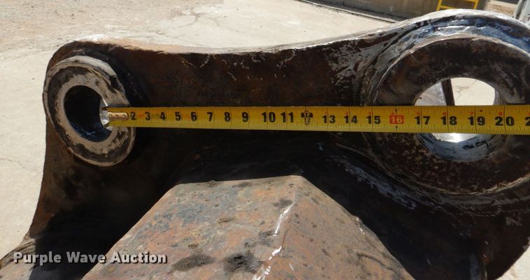 image for item DR1964 Excavator bucket