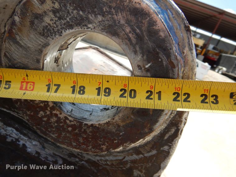 image for item DR1964 Excavator bucket