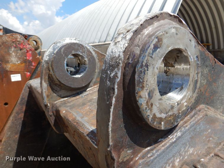 image for item DR1964 Excavator bucket