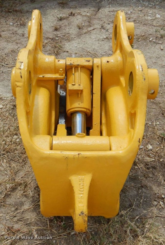 image for item DR1965 2013 JRB  hydraulic quick coupler