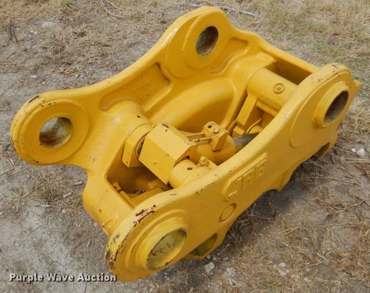 image for item DR1965 2013 JRB  hydraulic quick coupler