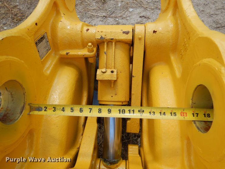 image for item DR1965 2013 JRB  hydraulic quick coupler