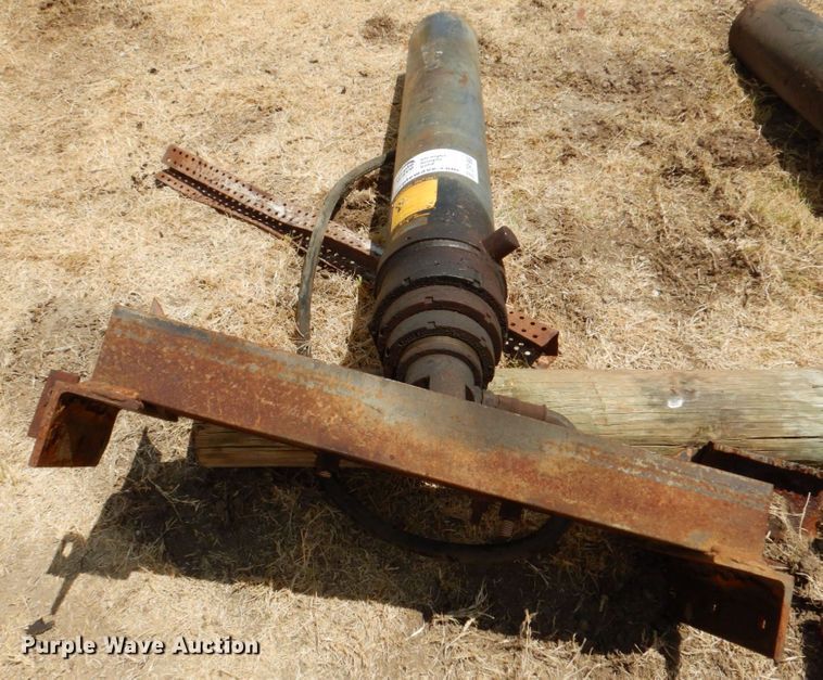 image for item DR1968 Custom Hoists 73-4544-142  hoist