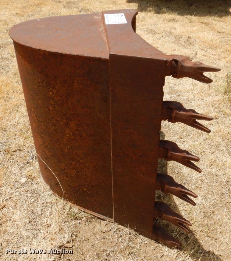 image for item DR1971 Excavator bucket