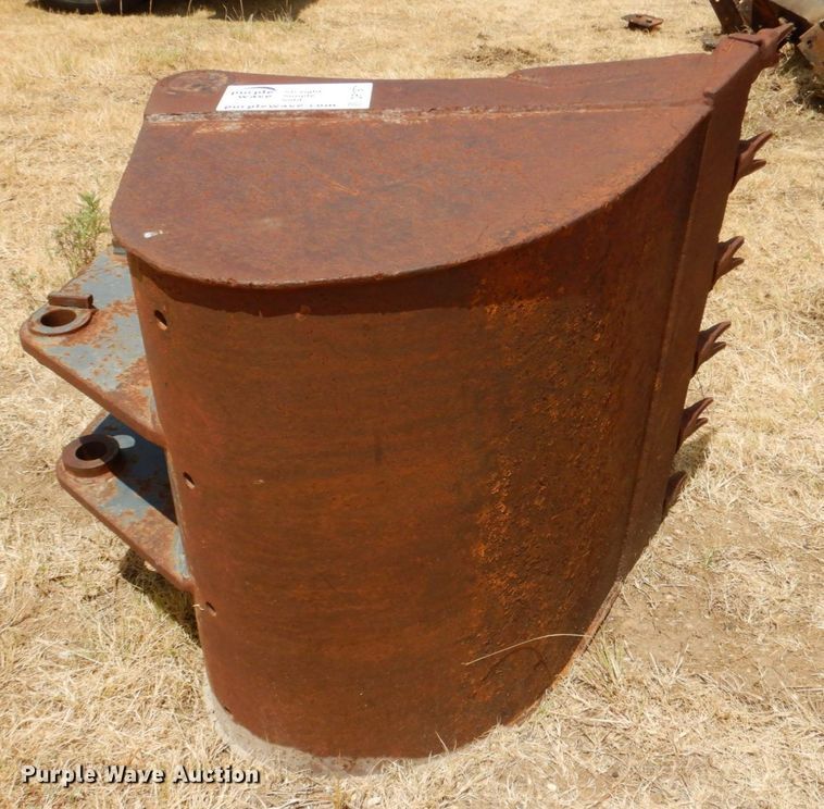 image for item DR1971 Excavator bucket