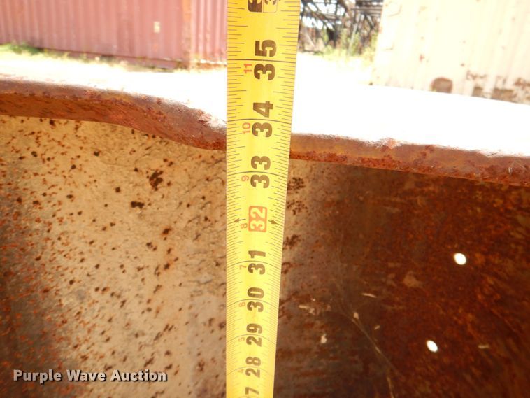 image for item DR1971 Excavator bucket