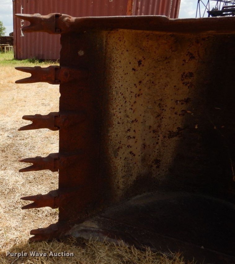 image for item DR1971 Excavator bucket