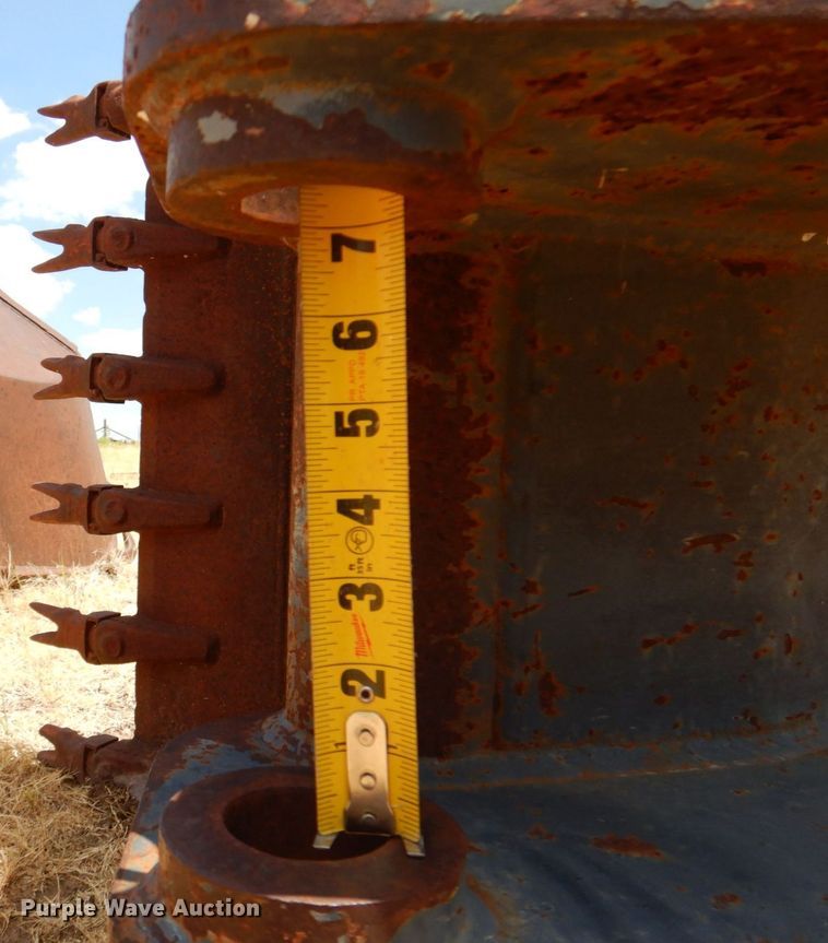 image for item DR1971 Excavator bucket