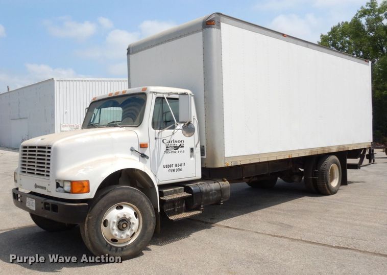 image for item DS1291 1993 International 4900  box truck