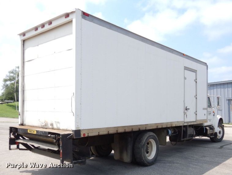 image for item DS1291 1993 International 4900  box truck