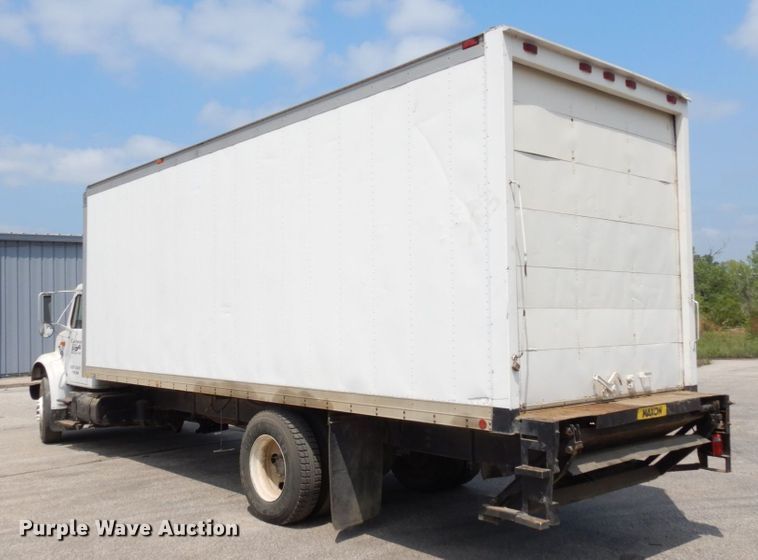 image for item DS1291 1993 International 4900  box truck