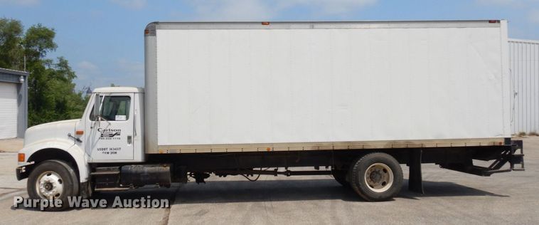 image for item DS1291 1993 International 4900  box truck