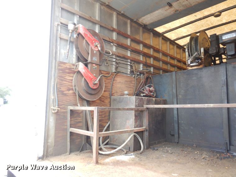 image for item DS1291 1993 International 4900  box truck