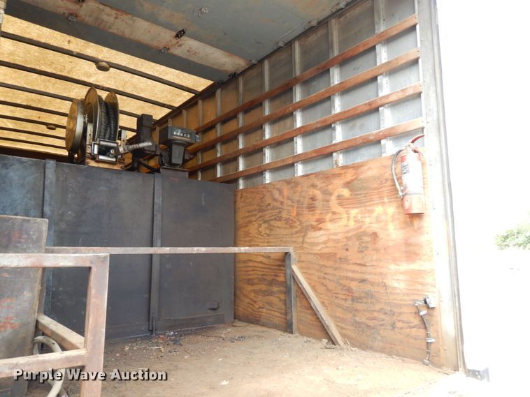 image for item DS1291 1993 International 4900  box truck