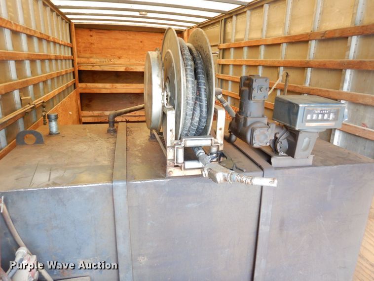 image for item DS1291 1993 International 4900  box truck