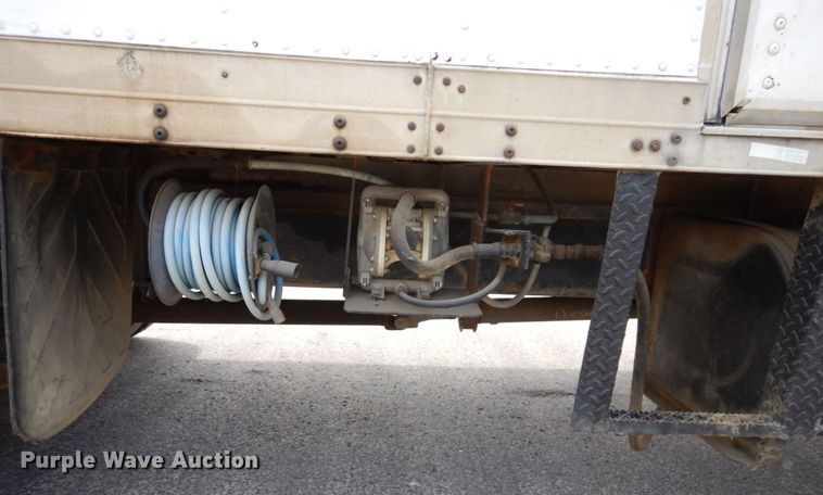 image for item DS1291 1993 International 4900  box truck