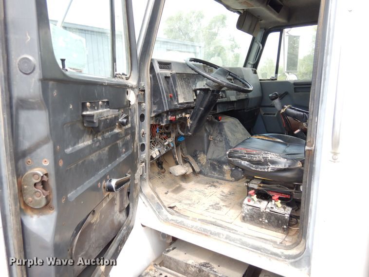 image for item DS1291 1993 International 4900  box truck