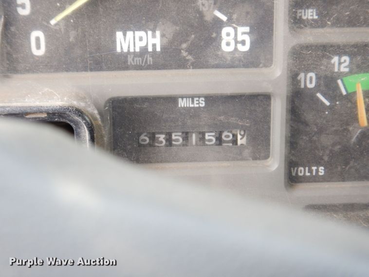 image for item DS1291 1993 International 4900  box truck