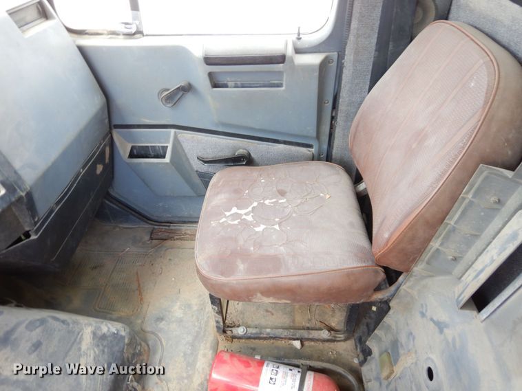 image for item DS1291 1993 International 4900  box truck