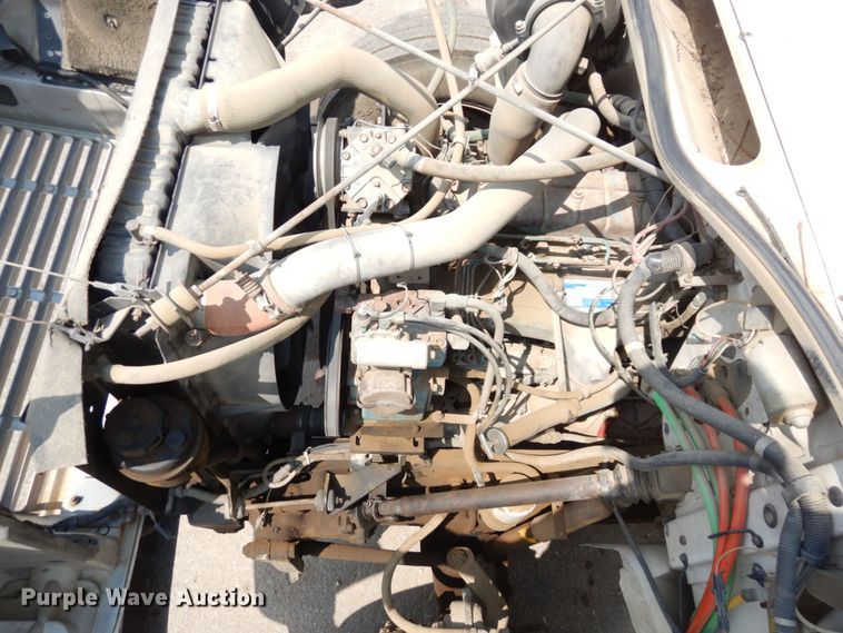 image for item DS1291 1993 International 4900  box truck