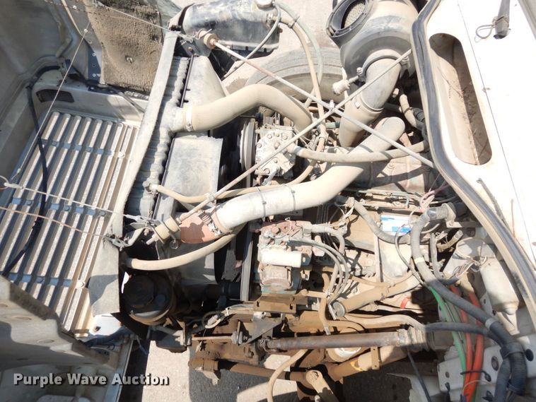 image for item DS1291 1993 International 4900  box truck