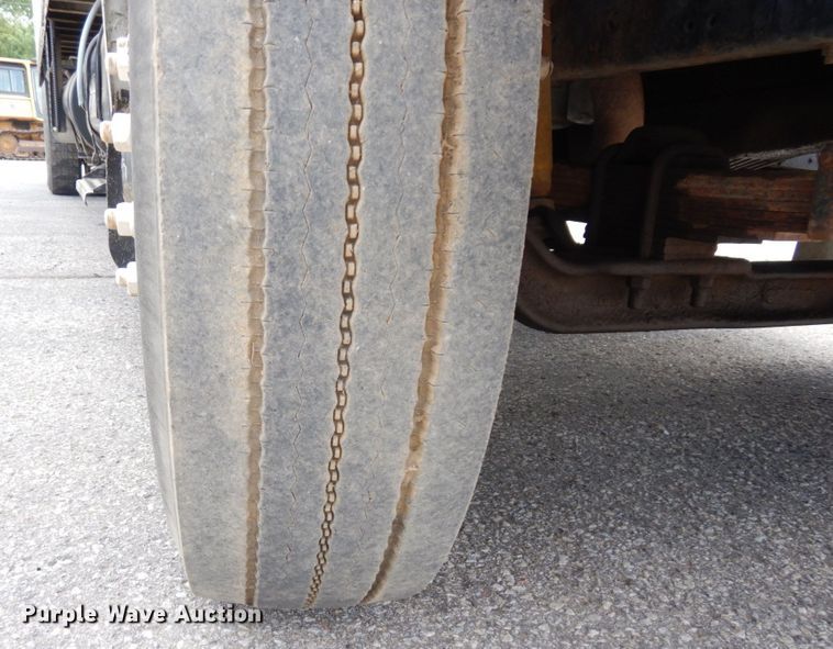 image for item DS1291 1993 International 4900  box truck