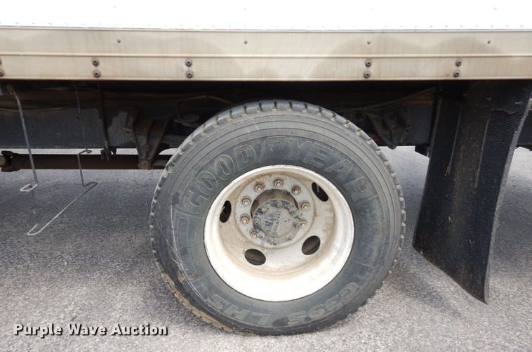 image for item DS1291 1993 International 4900  box truck