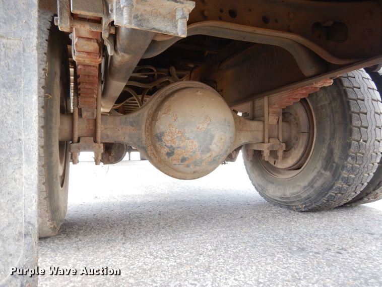 image for item DS1291 1993 International 4900  box truck