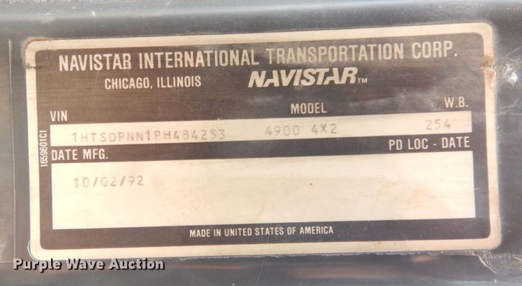 image for item DS1291 1993 International 4900  box truck