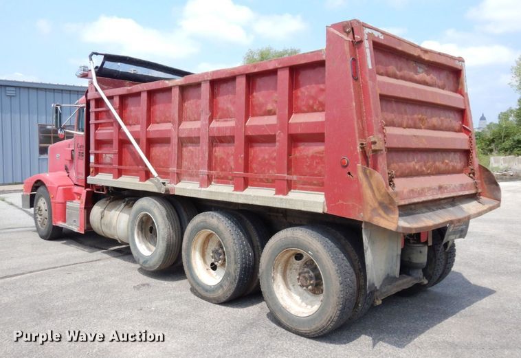 image for item DS1293 1995 Peterbilt 377  dump truck