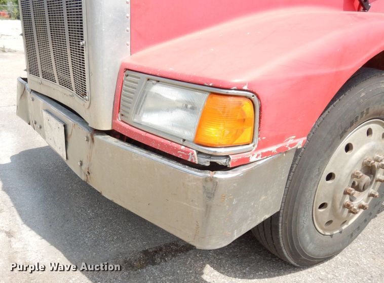 image for item DS1293 1995 Peterbilt 377  dump truck