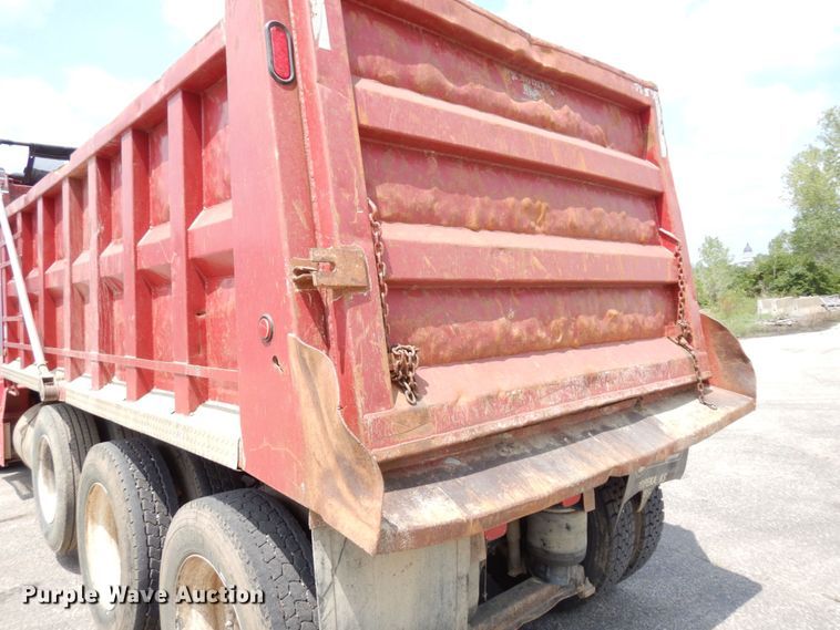 image for item DS1293 1995 Peterbilt 377  dump truck