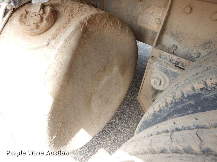 image for item DS1293 1995 Peterbilt 377  dump truck