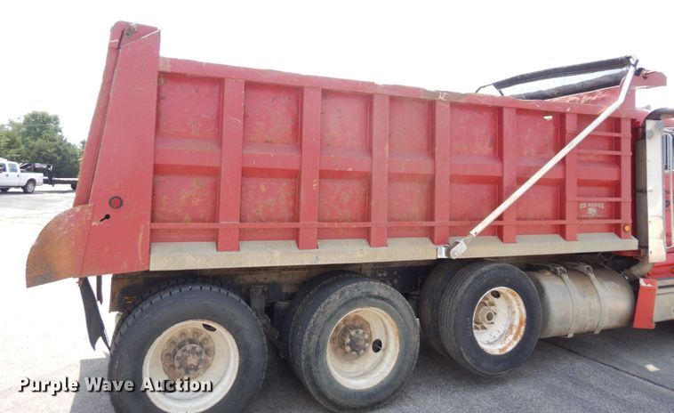 image for item DS1293 1995 Peterbilt 377  dump truck