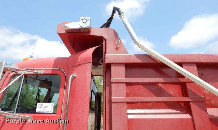 image for item DS1293 1995 Peterbilt 377  dump truck