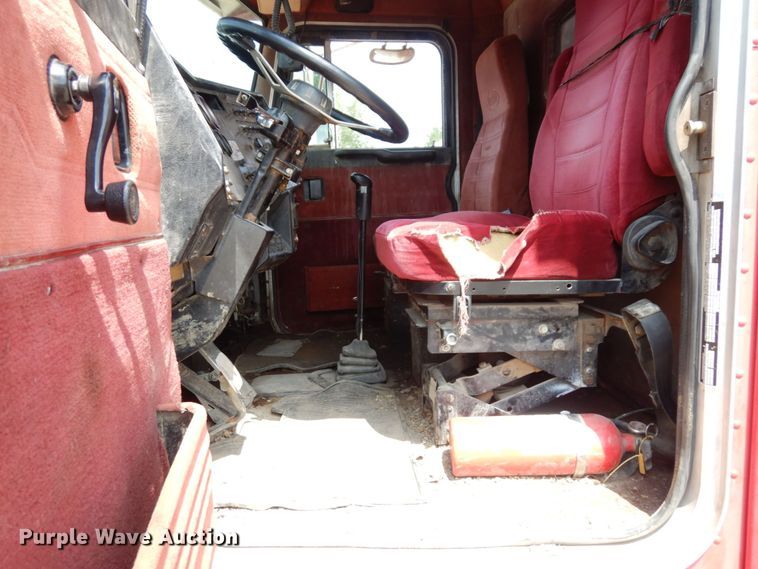 image for item DS1293 1995 Peterbilt 377  dump truck